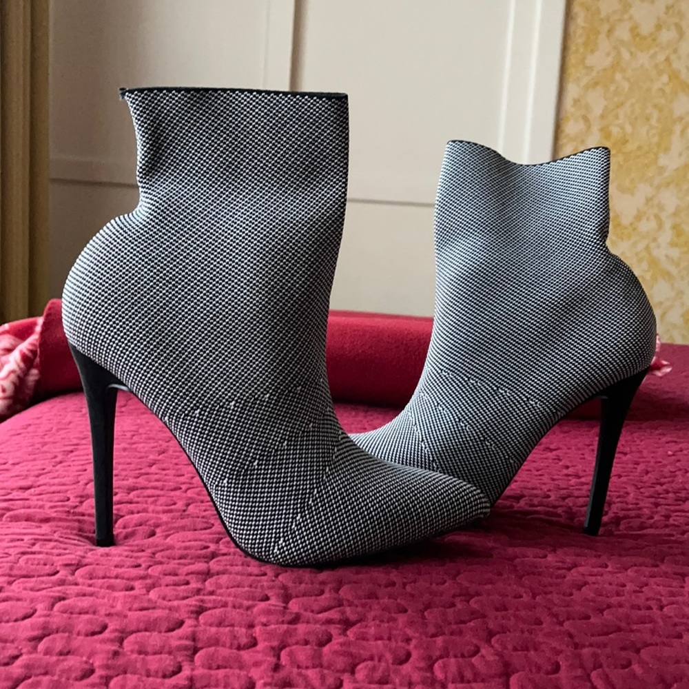 JustFab Women’s Boots Worn only once